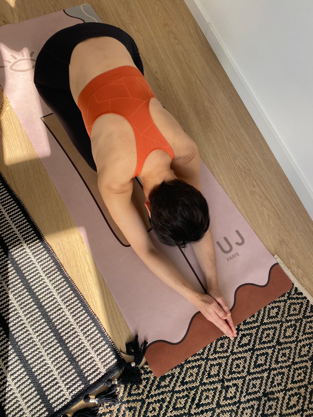 COMPRENDRE LES ASANAS : ÉTYMOLOGIE ET PRATIQUE